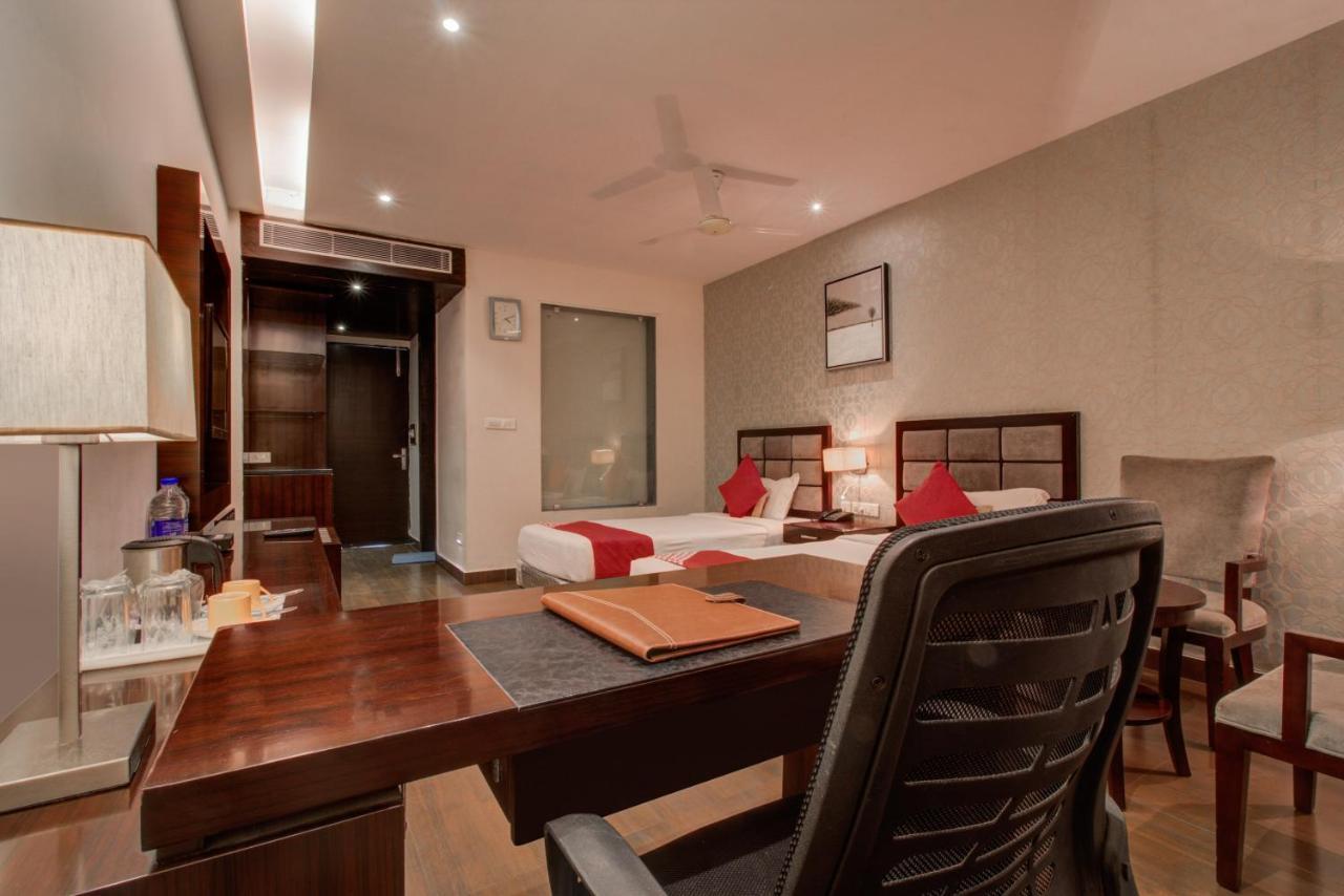 Oyo 3575 The Wave International Hotel Jamshedpur Bagian luar foto