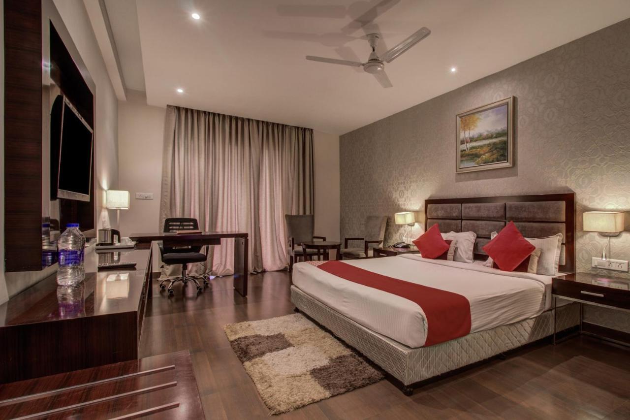 Oyo 3575 The Wave International Hotel Jamshedpur Bagian luar foto